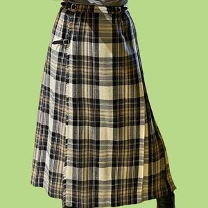 VINTAGE 100% wool midi skirts. Size M-L. Beautiful & stylish!